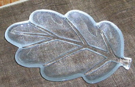 昭和レトロ 柏の葉っぱの形のガラス小皿【通販 銘々皿 菓子皿】山口 