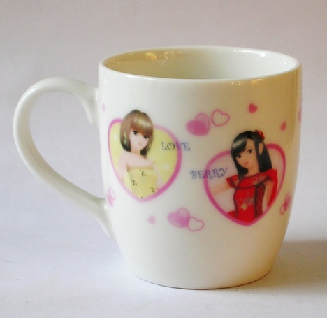 オシャレ魔女　ラブandベリー磁器製マグカップ【通販】山口陶器店35104