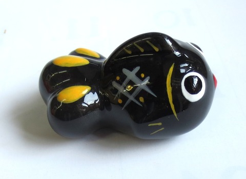 薬師窯　ぷかぷか金魚浮き玉（大）黒【通販/特価/浮き球/粗品/販促品/夏の風物詩】山口陶器店Y9379-kuro