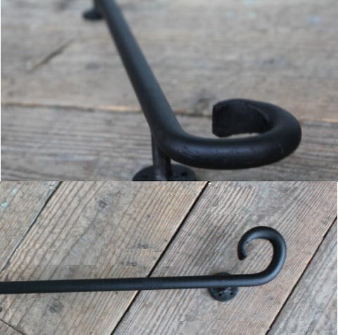 無骨なアイアン手すり