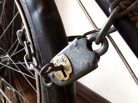 Padlock with chain for bicycle  - 自転車用チェーン付南京錠 -