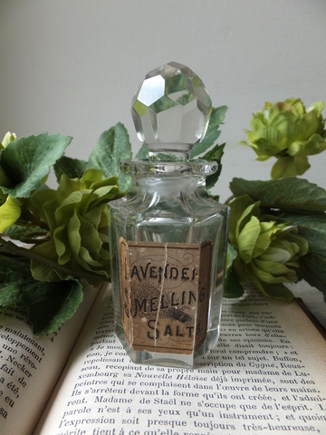 Lavender Smelling Salt Bottle - ラベンダーソルト瓶 -