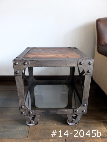 Industrial metal frame table on casters - キャスター付きメタルフレームテーブル -